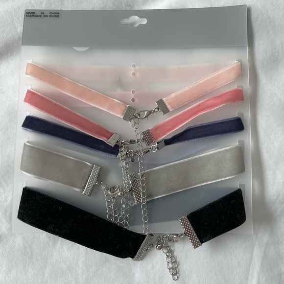 Choker necklaces - Picture 2 of 2